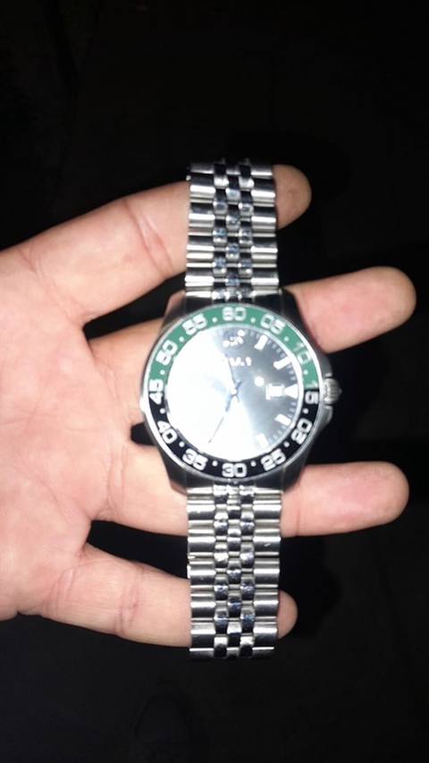 Sharly HR Swiss Made kişi qol saatı - Korpus və qolbaq: tam — 260 ₼ · Baku · Qol saatları Sharly HR Swiss Made kişi qol saatı - Korpus və qolbaq: tam — Baku