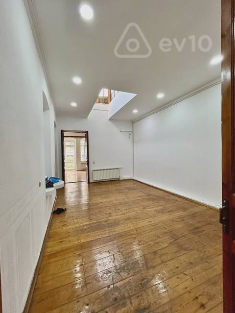 Ofis, 145 m², Icerı Seher — kirayə — Баку