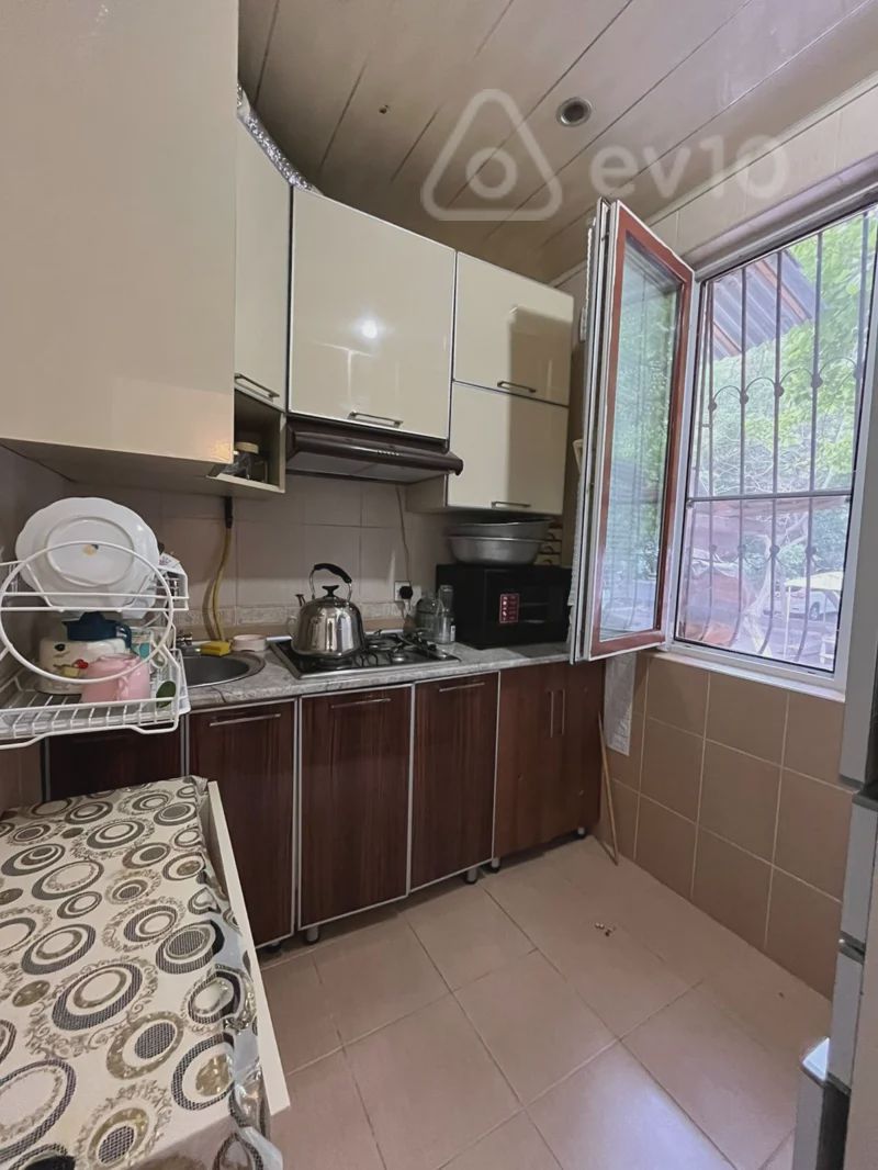 For sale: 2-room apartment (old building), 55 m² — Mənzil, Bakı (5)