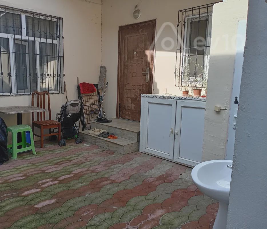 For sale: 3-room apartment (old building), 100 m² — Mənzil, Bakı (11)