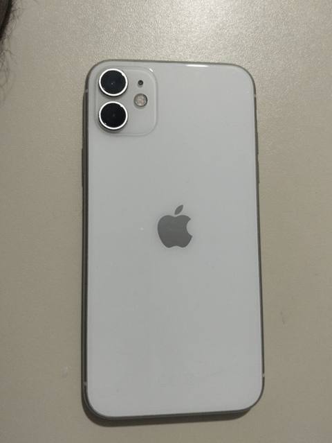 IPhone 11, Ağ, Face ID — 285 ₼ · Bakı · Apple iPhone IPhone 11, Ağ, Face ID — Bakı