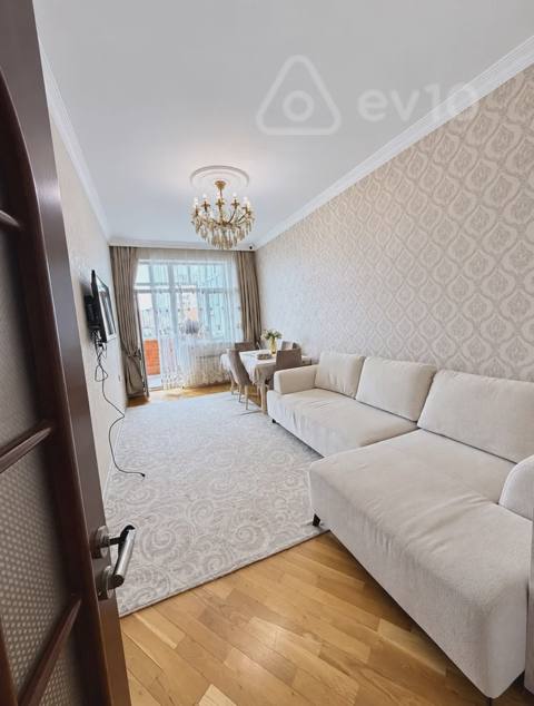 2 otaqlı mənzil, 72 m², Abbas Mirzə Şərifzadə küçəsi — Баку