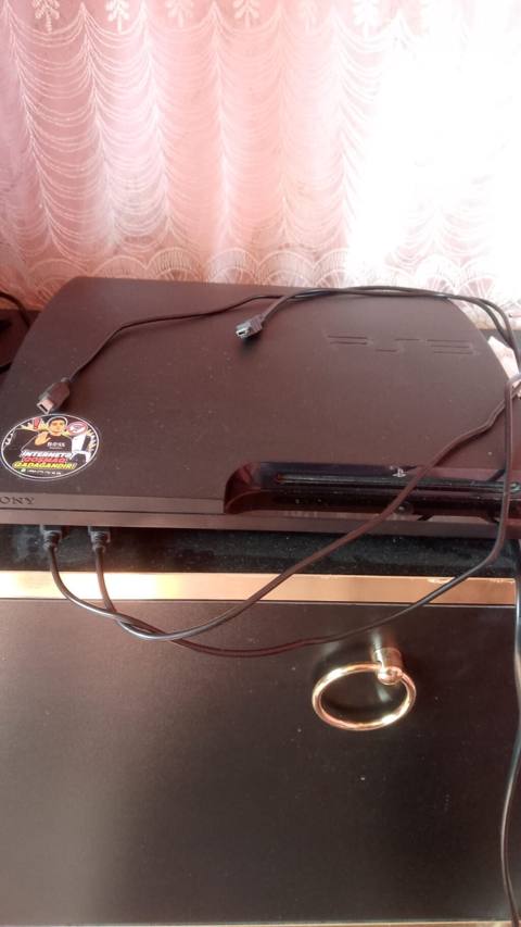 Sony PlayStation 3 (PS3) Slim oyun konsolu Xüsusiyyətlər: - Model — Baku