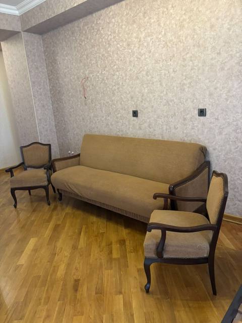 Antik divan kreslo desti 120azn H.aslanov afa E — 120 ₼ · Баку · Yumşaq mobilya dəstləri Antik divan kreslo desti 120azn H.aslanov afa E — Баку
