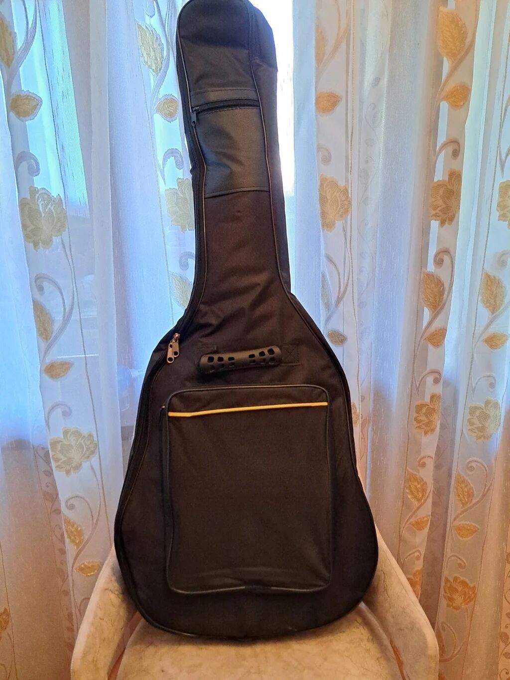 Klassik akustik gitara + çanta 3 ay istifadə olunub demək olarki heç — Gitarlar və digər simli alətlər, Bakı (5)