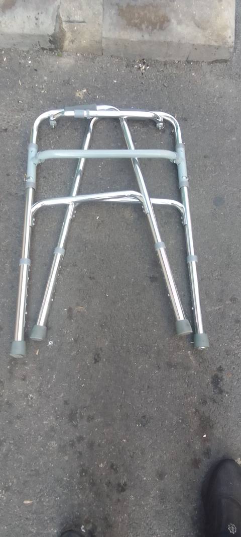 Yürümə çərçivəsi (walker) - Material: yüngül, möhkəm alüminium/krom — Bakı