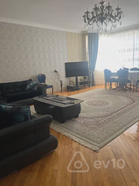 3 otaqlı mənzil, 145 m², Ənvər Hüseynov küçəsi — kirayə — Недвижимость