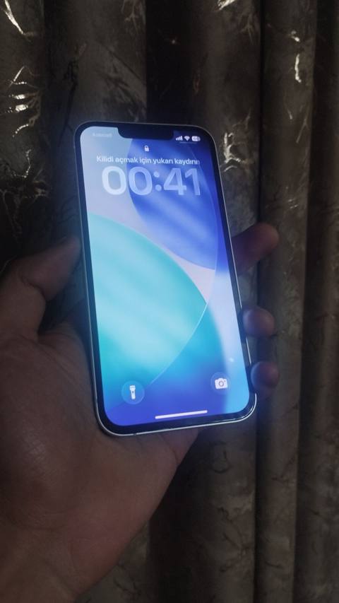 IPhone 13, 128 GB, Ağ, Simsiz şarj, Face ID — 390 ₼ · Baku · Apple iPhone IPhone 13, 128 GB, Ağ, Simsiz şarj, Face ID — Baku