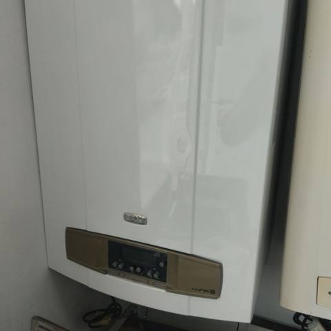 Kombi Baxi İtalya istehsalı 32 kw 2 esenjor zemanetle Çatdırma və — 600 ₼ · Baku, Nəsimi · Kombilər Kombi Baxi İtalya istehsalı 32 kw 2 esenjor zemanetle Çatdırma və — Baku