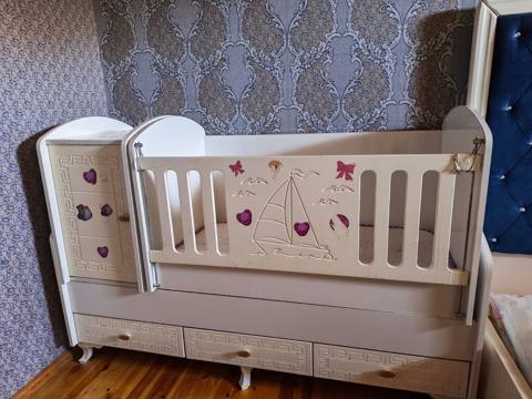 Kravat 60 azn satilir matrasi var yellenir acilir tek neferlik — 60 ₼ · Баку · Mebel Kravat 60 azn satilir matrasi var yellenir acilir tek neferlik — Баку