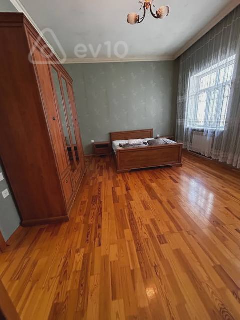 6 otaqlı həyət evi, 218 m², Qara Qarayev — kirayə — Bakı