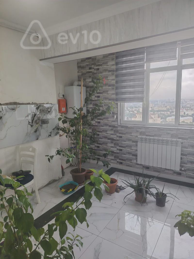 For sale: 2-room apartment (old building), 57 m² — Mənzil, Bakı (8)