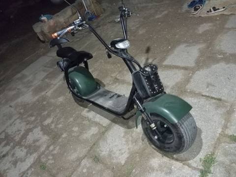 Elektrik skuter yaxsı vəziyətdədi tecılı satılır baterdə var baxır — 950 ₼ · Digah · Mopedlər və skuterlər Elektrik skuter yaxsı vəziyətdədi tecılı satılır baterdə var baxır — Digah