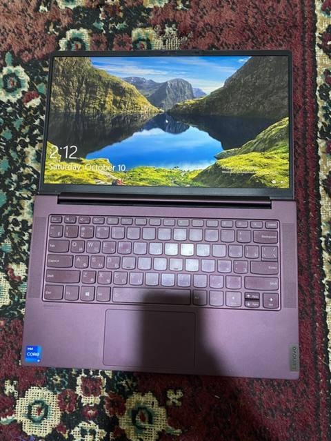 Lenovo Yoga noutbuk - Rəng: bənövşəyi/alüminium gövdə - Ekran: Nazik — Компьютерлер және ноутбуктер