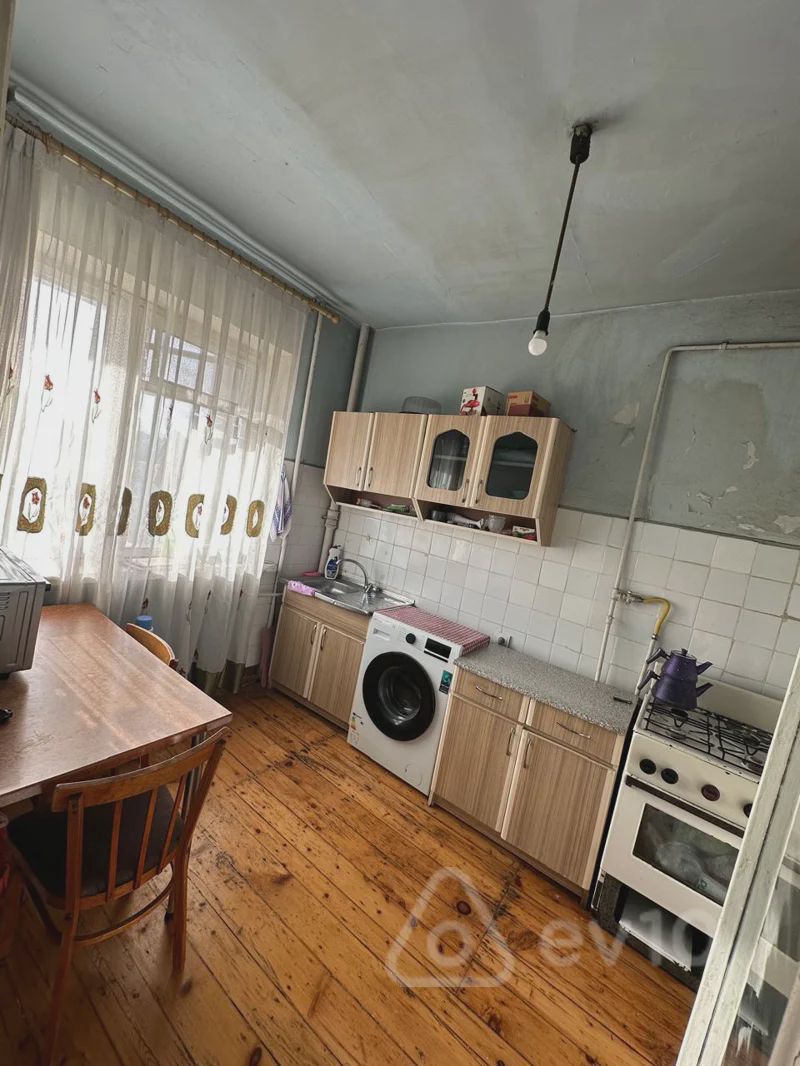 For sale: 2-room apartment (old building), 50 m² — Mənzil, Bakı (3)