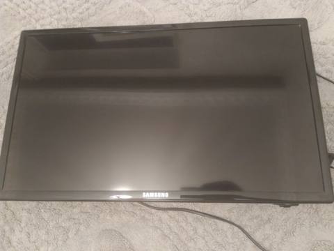 Samsung LED TV – Model: UE26EH4000W - Ekran ölçüsü: 26 düym (66 sm) — Электроника