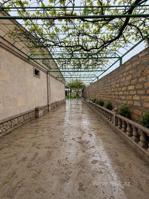 Satılır 4 otaqlı Həyət evi / Villa, 190 m², Sabunçu rayonu — Remax — Uy, villa