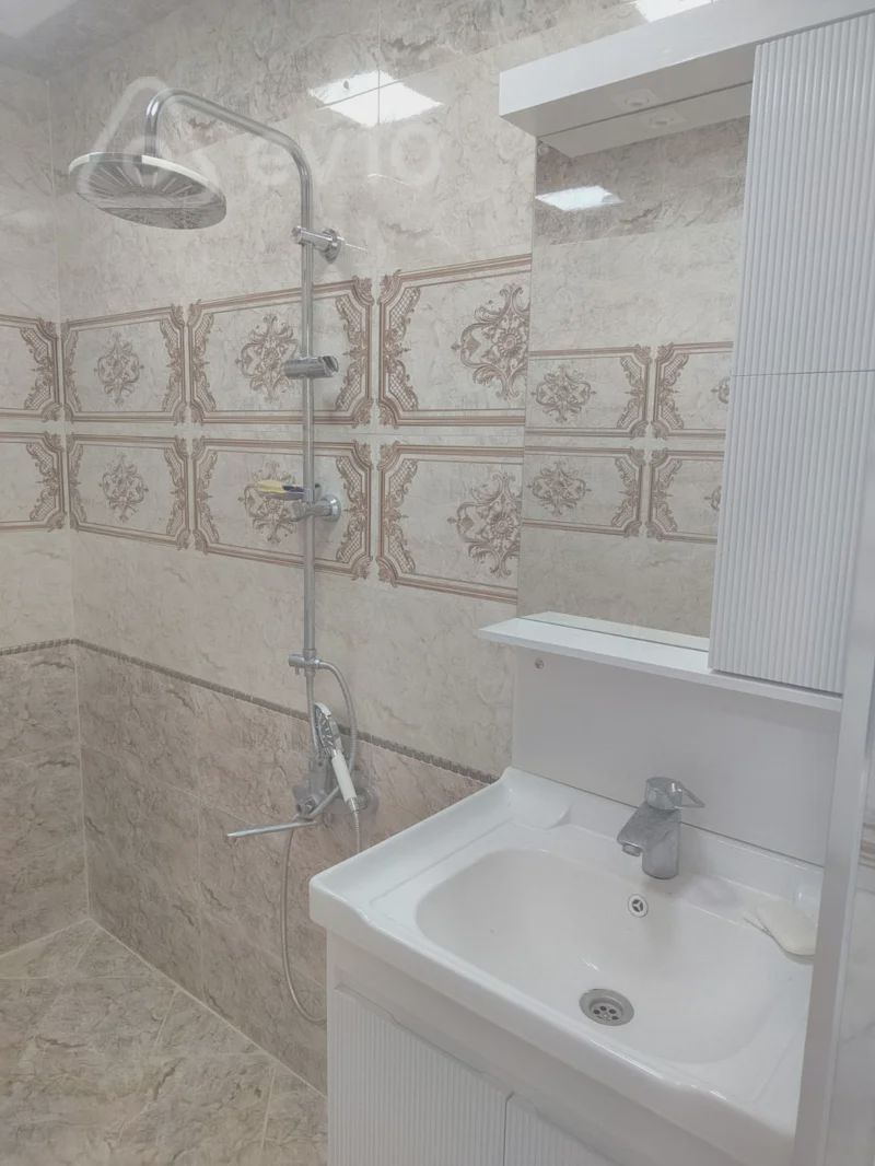 For sale: 2-room apartment (old building), 57 m² — Mənzil, Bakı (10)