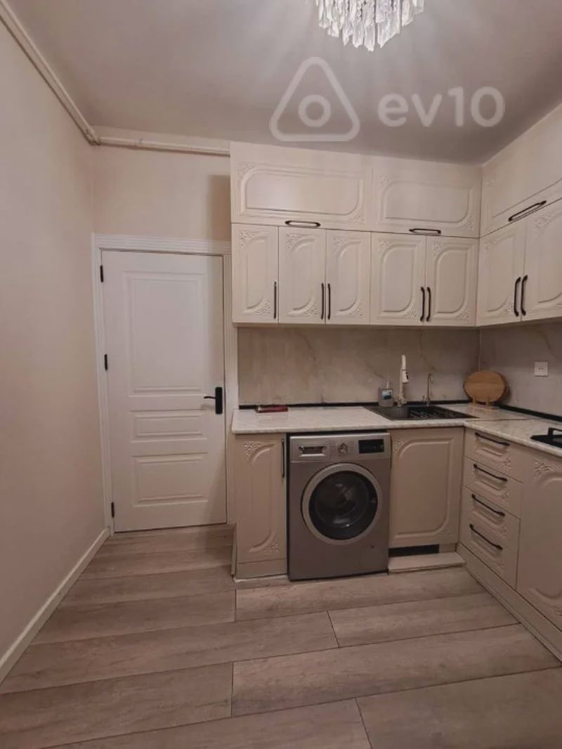 For sale: 2-room apartment (old building), 65 m² — Mənzil, Bakı (6)