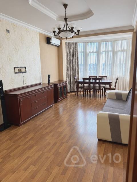 3 otaqlı mənzil, 82 m², Dadaş Bünyadzadə küçəsi — kirayə — Bakı