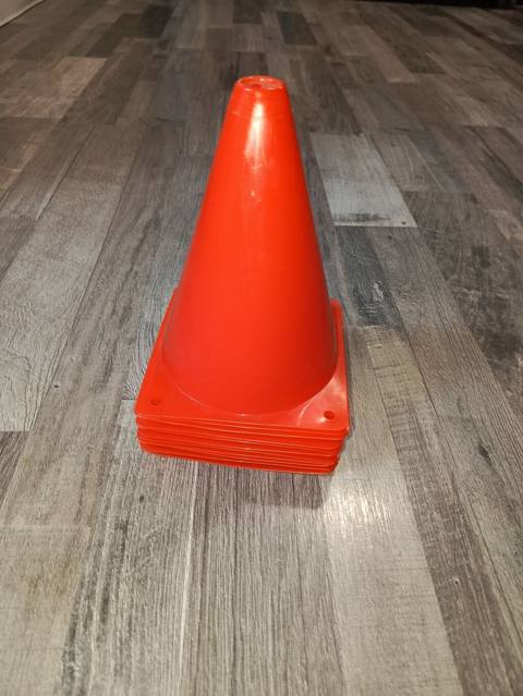 Məhsul: Təlim üçün məşq Konusları Material: plastik Miqdar: 11 — Baku
