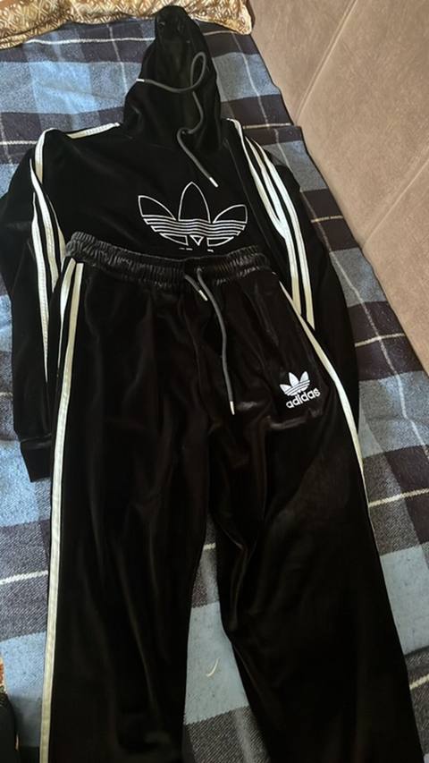 İdman dəsti, Adidas, rəng - Qara — 25 ₼ · Баку · İdman geyimi İdman dəsti, Adidas, rəng - Qara — Баку