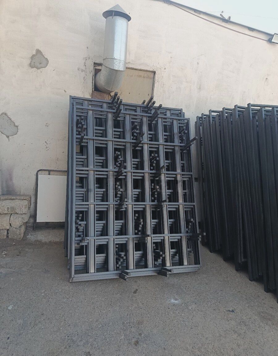 Çarpayı Qara rəng — Mebel (2)