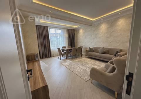 3 otaqlı mənzil, 100 m², Azadlıq metrosunun yanı — Baku