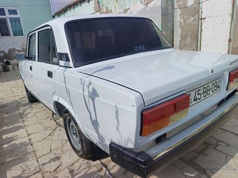 VAZ (Lada) 2107: 1.7 l 1995 il Sedan — Баку