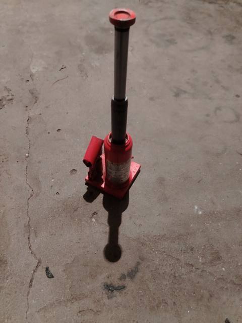 Hidravlik “bottle jack” (şüşə tipli domkrat) - Rəng: qırmızı — Bakı