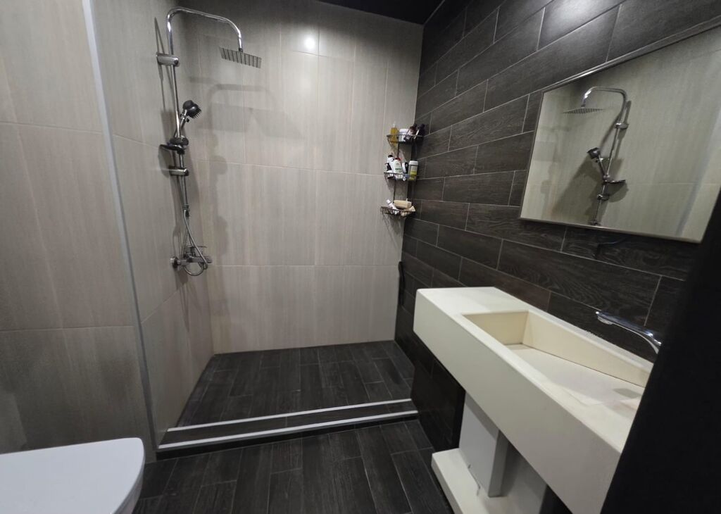 For rent: 3-room apartment (old building), 140 m² — Mənzil, Bakı (10)