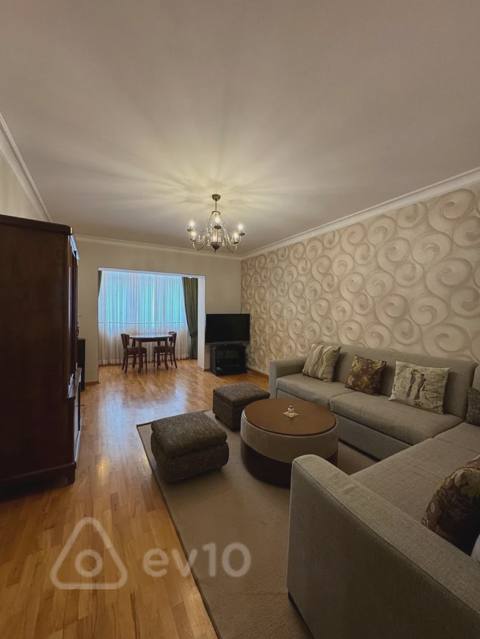 2 otaqlı mənzil, 70 m², Şəmsi Bədəlbəyli küçəsi — kirayə — Пәтер