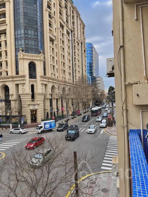 3 otaqlı mənzil, 135 m², Cəfər Cabbarlı küçəsi — kirayə — Baku