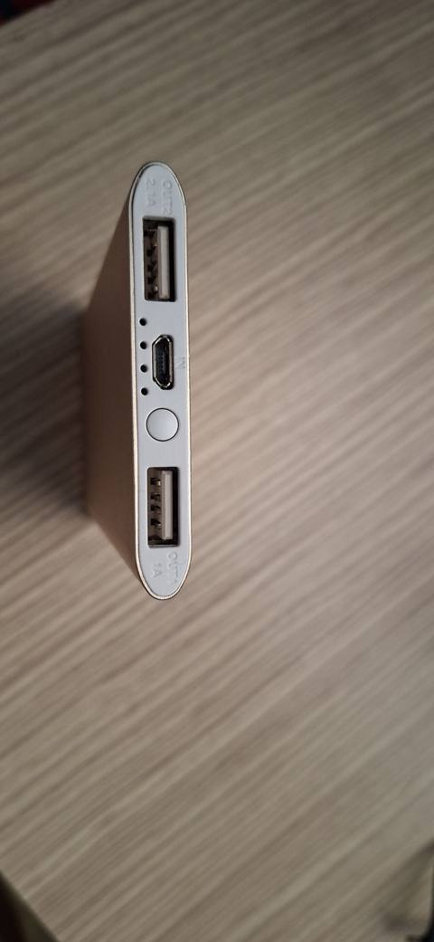 Əla veziyet power bank uzun müddet zaretka saxlama ozelliyi — 20 ₼ · Баку · Digər ev texnikası Əla veziyet power bank uzun müddet zaretka saxlama ozelliyi — Баку