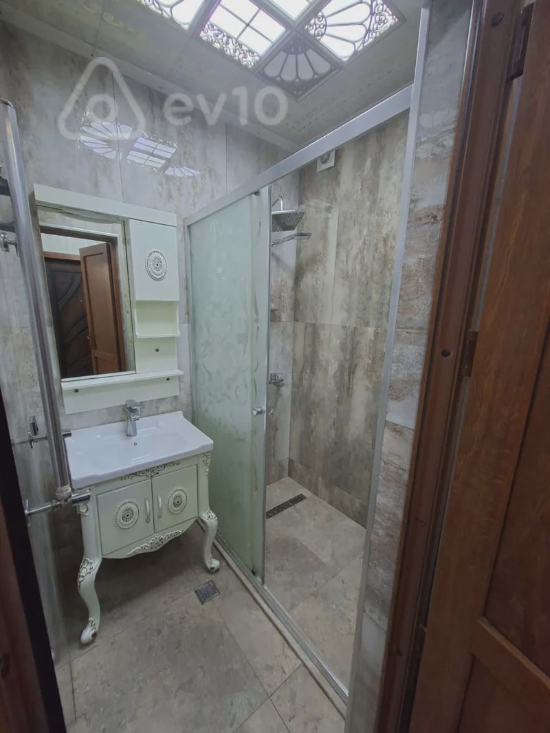 For rent: 2-room apartment (old building), 65 m² — Mənzil, Bakı (11)