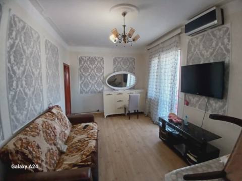 2 otaqlı Köhnə tikili satılır Bakı, Yasamal, Yeni Yasamal Əsəd Əhmədov 24B — Bakı