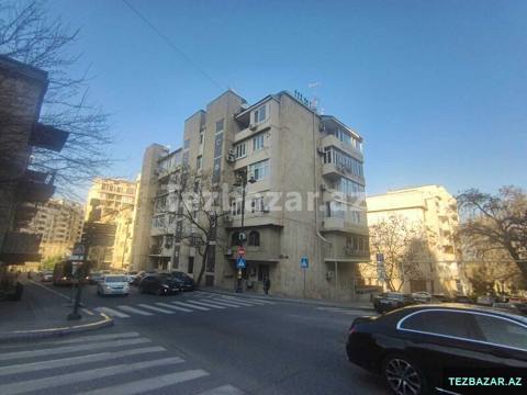 İçərişəhər m. / Axundov bağı — 220 000 ₼ · 3 ოთახი · 60 m² · სართული 3/6 · Baku · Mənzil İçərişəhər m. / Axundov bağı — Baku