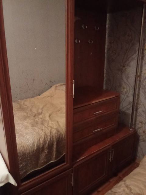 İşlənmiş, 1 qapı, Güzgülü, Qəhvəyi, Açılan, Düz dolab — 65 ₼ · Баку · Xol üçün İşlənmiş, 1 qapı, Güzgülü, Qəhvəyi, Açılan, Düz dolab — Баку