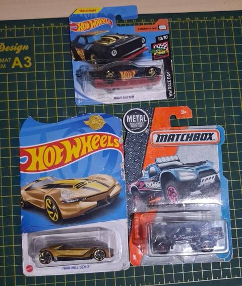 Hot Wheels və Matchbox oyuncaq maşın modellər. Ancaq üstdəki açılıb — 7 ₼ · Баку · Oyuncaq nəqliyyatı Hot Wheels və Matchbox oyuncaq maşın modellər. Ancaq üstdəki açılıb — Баку