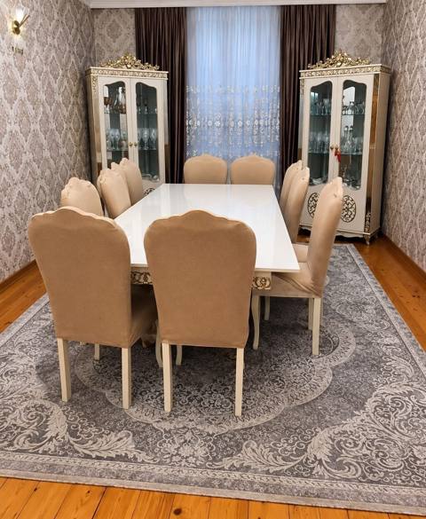 Qonaq otağı üçün, İşlənmiş, Dördbucaq masa, 14 stul — 600 ₼ · Баку, Yasamal · Masalar və stullar Qonaq otağı üçün, İşlənmiş, Dördbucaq masa, 14 stul — Баку