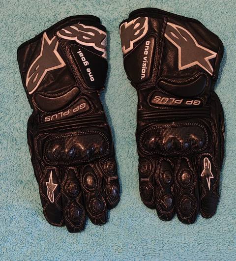 Əla vəziyyətdə original Alpinestars GP Plus əlcəkləri satılır. Ölçü — Баку