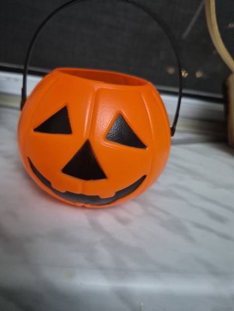 Halloween temalı balqabaq vedrəsi - Material: yüngül plastik - Rəng — Баку