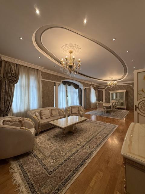 Satılır həyət evi/bağ evi 500 m² — Baku