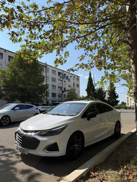 Chevrolet Cruze sedan – ağ rəng Texniki və dizayn: - Korpus: 4 qapılı — 4 700 ₼ · Ganja · Avtomobillər Chevrolet Cruze sedan – ağ rəng Texniki və dizayn: - Korpus: 4 qapılı — Ganja