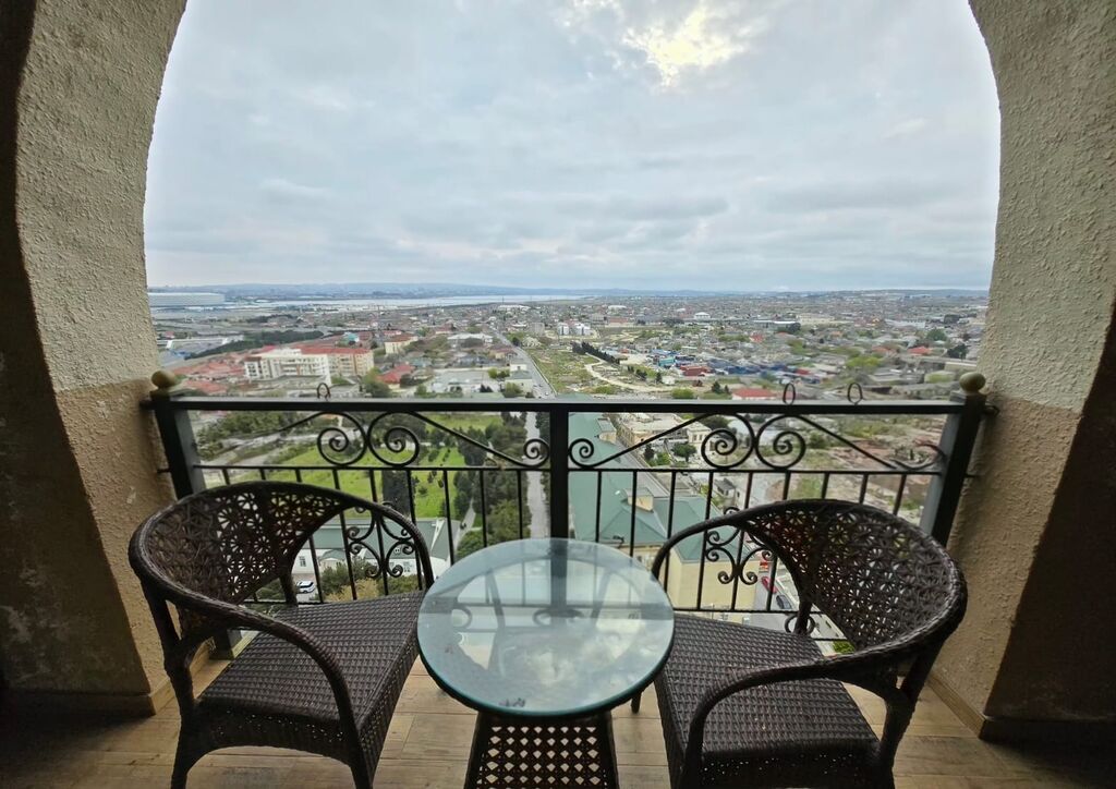 For rent: 3-room apartment (old building), 140 m² — Mənzil, Bakı (3)