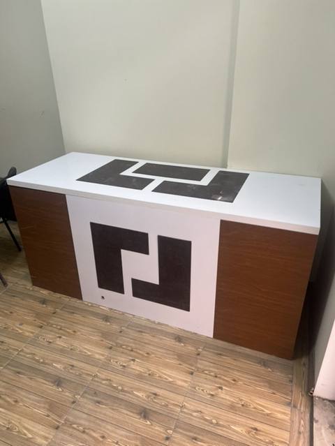 Resepsiyon/qarşılama masası - Material: MDF/laminat örtük - Rəng və — Furniture