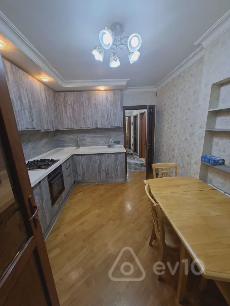 For rent: 2-room apartment (old building), 70 m² — Mənzil, Bakı (10)