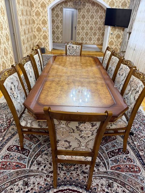 Klassik üslubda yemək dəsti - Tərkib: uzun düzbucaqlı taxta masa və 8 — Furniture