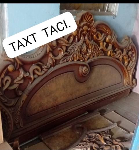Taxt tacı – klassik üslubda oyma başlıq - Material: ağac əsaslı, əl — Digah
