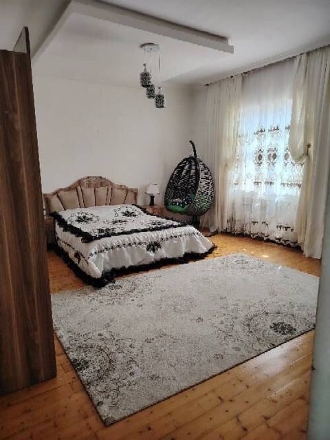 5 otaqlı Ev/villa satılır Bakı, Nizami, 8-ci kilometr — 215 000 ₼ · 5+ xonali · 190 m² · Баку, Nizami · Ev, villa 5 otaqlı Ev/villa satılır Bakı, Nizami, 8-ci kilometr — Баку